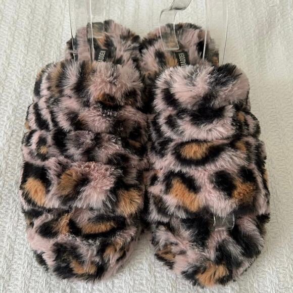 Steve Madden Women Fuzzy Animal Plush Pink Slippers Y2K Mobwife Size Medium 7/8 - Picture 8 of 8